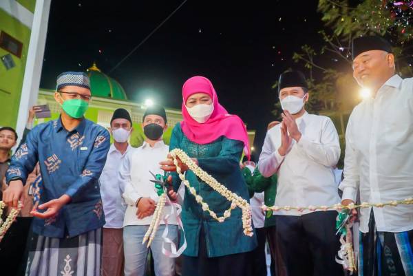 Khofifah Luncurkan Aplikasi Grab OPOP Mart, Pioneer Market Place Berbasis Pesantren Pertama di Indonesia