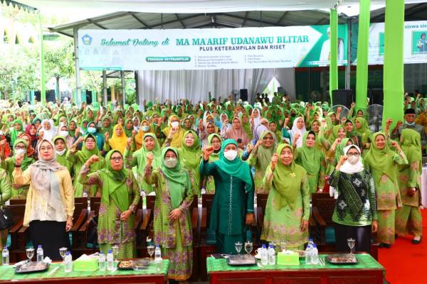 Khofifah Ungkap Pentingnya Membangun Peradaban Lewat Pendidikan