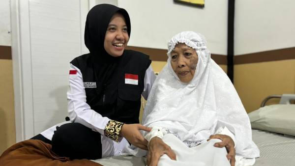 Begini Resep Sehat Mbah Ngatemi Naik Haji di Usia 99 Tahun