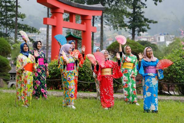 Pj. Ketua TP PKK Jatim:  Ojek Wanita Inspirasi Para Perempuan Tangguh