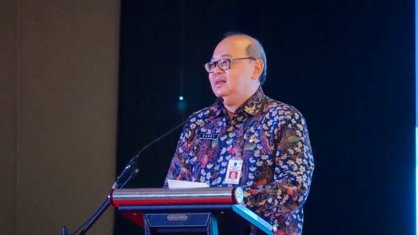 Plh Sekdaprov Bobby Dukung Penuh Kebijakan Ekonomi Biru Menuju Indonesia Emas 2045
