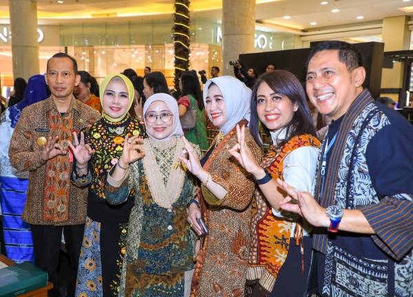 Dekranasda Jatim Bangga Batik Gedog Tuban Jadi Ikon Utama Peringatan Hari Batik Nasional 2024