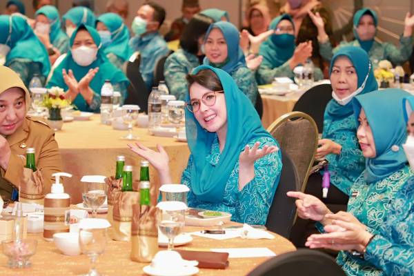 Tekan Angka Stunting, Arumi Bachsin Ajak Gencarkan Program SOTH dan Selantang