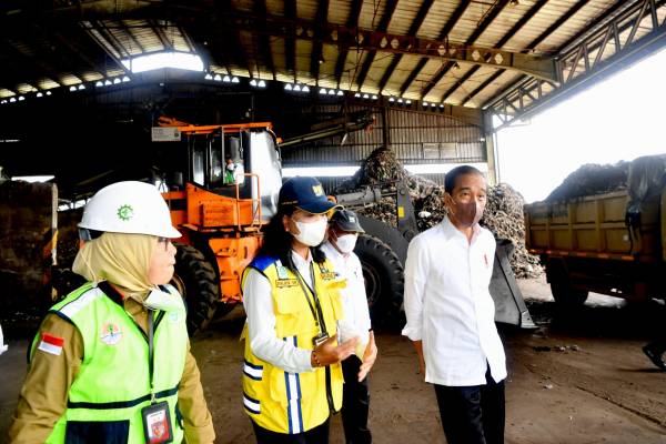 Kunjungi TPST RDF Cilacap, Jokowi Cek Proses Pengolahan Sampah