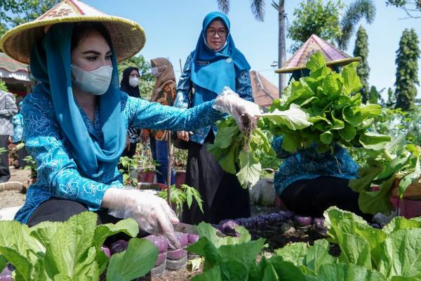 Arumi Ajak Warga Blitar Jaga Kegotongroyongan di Tengah Perpaduan Antara Kota dan Desa