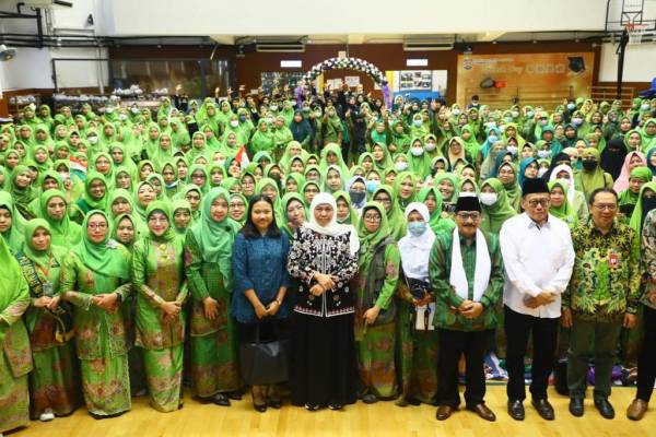 Hadiri Harlah PCI Muslimat NU Hong Kong - Macao, Khofifah Tekankan Kewaspadaan Terhadap Penipuan dan Pemerasan pada PMI