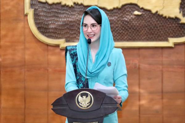 Arumi Lantik Ketua TP PKK dan Ketua Dekranasda Kabupaten Nganjuk