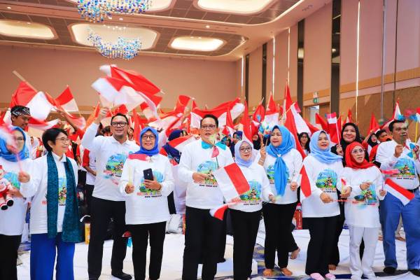 Di Peringatan HAN 2024, Pj. Gubernur Jatim Terima Penghargaan UNICEF