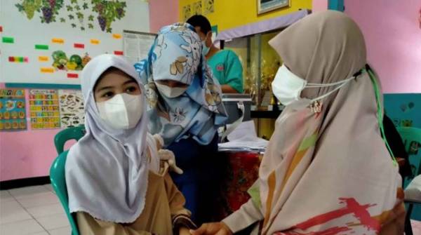 Vaksin Booster dan Tes Swab saat Puasa? Ini Kata MUI