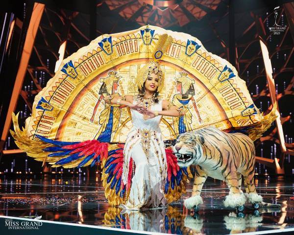 Desainer Asal Banyuwangi Rancang Kostum untuk Mesir di Miss Grand International 2021