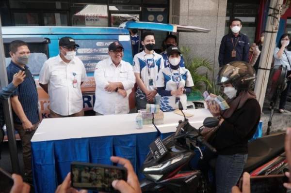 Hanya Dalam Sehari Penukaran Uang Drive Thru BI Perwakilan Jatim Serap Rp 500 juta