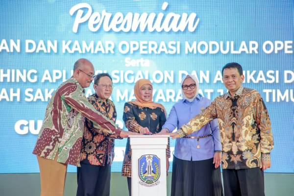 Khofifah Launching Aplikasi SIGALON dan DESIS Sebagai Deteksi Dini Gangguan Penglihatan