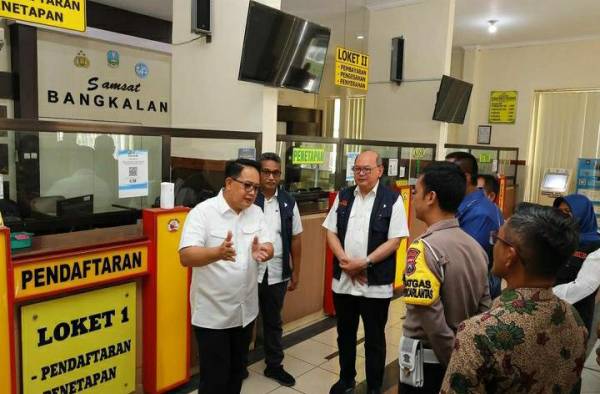 Tinjau Pembangunan Gedung Samsat Bangkalan, Pj. Gubernur Adhy Minta Berseiring dengan Peningkatan Pelayanan Publik