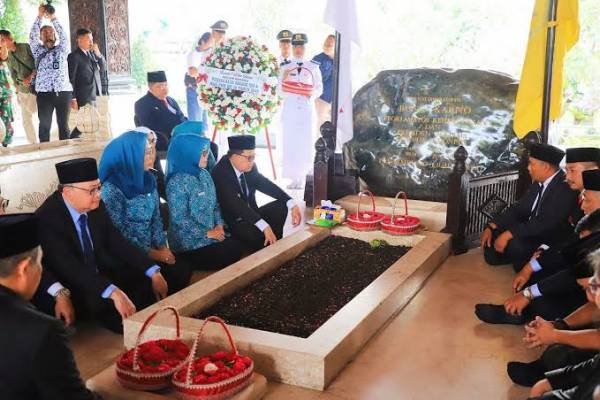 Pj Gubernur Jatim Adhy Karyono, Ziarah ke Makam Bung Karno