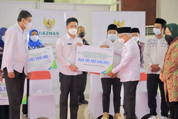 Wagub Emil Terima Bantuan Pembayaran Klaim Rp. 6,185 Triliun untuk 515.645 Kasus