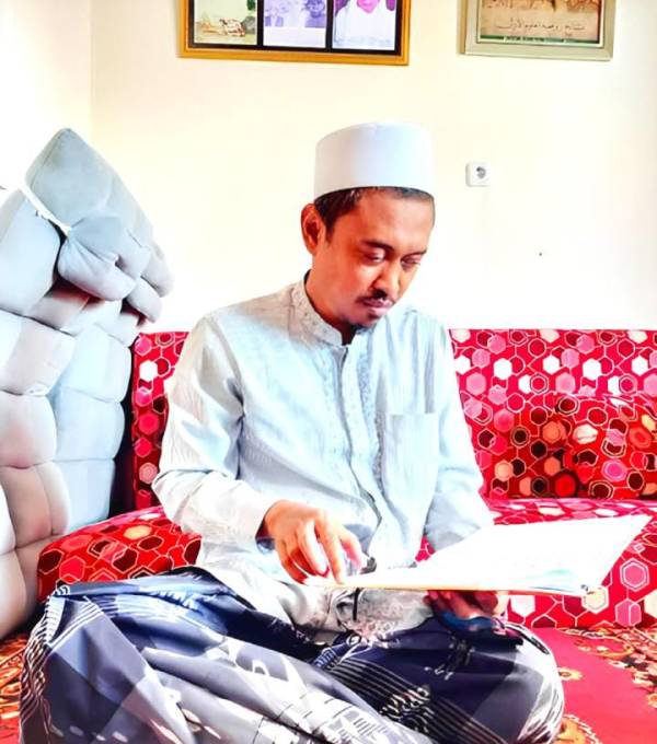 KH Ma’ruf Khozin Ingatkan Bahaya Konsumsi Ayam Tiren bagi Kesehatan