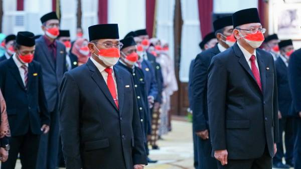 150 ASN Jatim Terima Anugerah Satyalancana Karya Satya 2022
