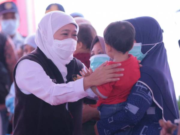 Khofifah Ajak Sinergi Pemkab/Kota, BUMN, BUMD, Private Sector Ikut Gelar Pasar Murah