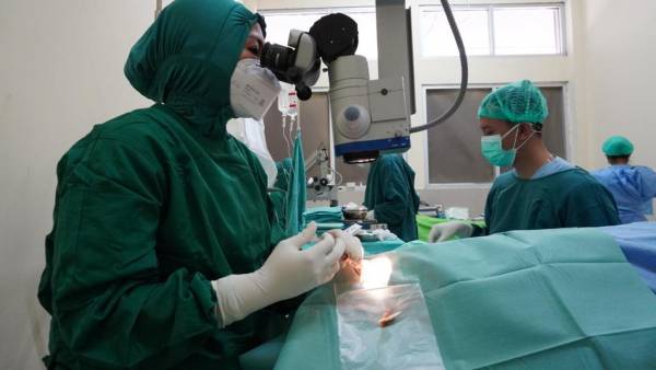 Khofifah Terjunkan Tim Yankes Bergerak Fasilitasi Layanan Kesehatan Masyarakat Kepulauan Kangean