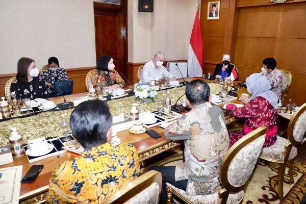 Emil Terima Konjen Australia Bahas Sejumlah Peluang Kerjasama Perkebunan dan Pertanian