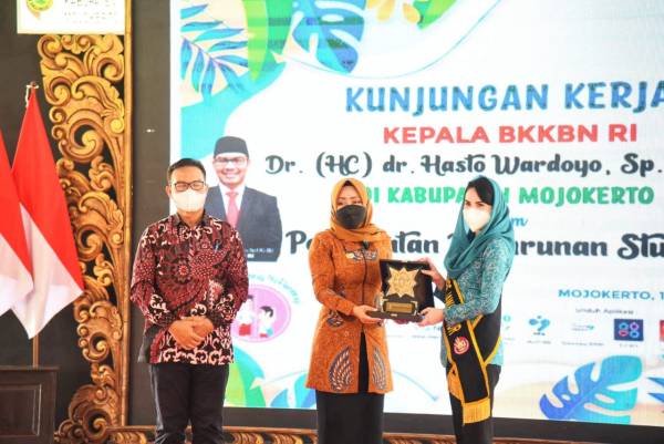 Arumi Dikukuhkan Sebagai Duta Penurunan Stunting Provinsi Jatim