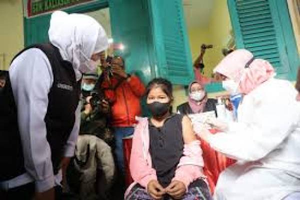 Gubernur Jatim Minta Kabupaten/Kota Segera Lakukan Percepatan Vaksinasi Booster