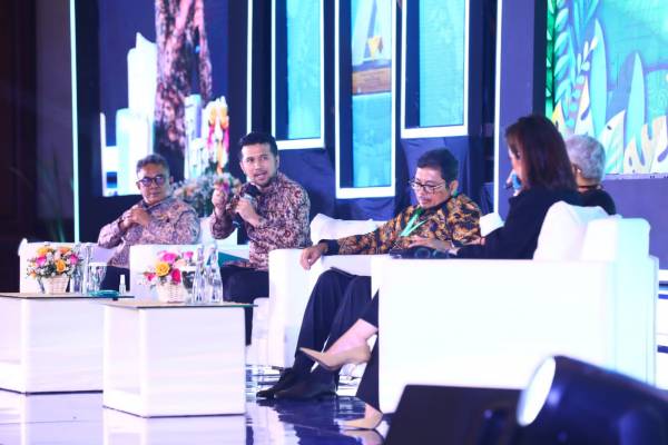 Wagub Emil Tegaskan Komitmen Pemprov Jatim Tingkatkan Kualitas Pelaporan Keuangan