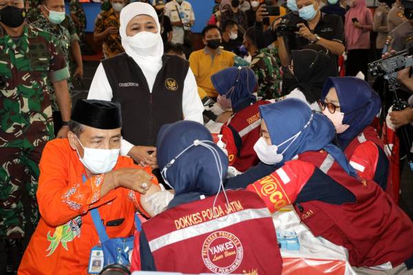 Kasus Covid-19 Jatim Masih Terkendali Meski Bergerak Naik