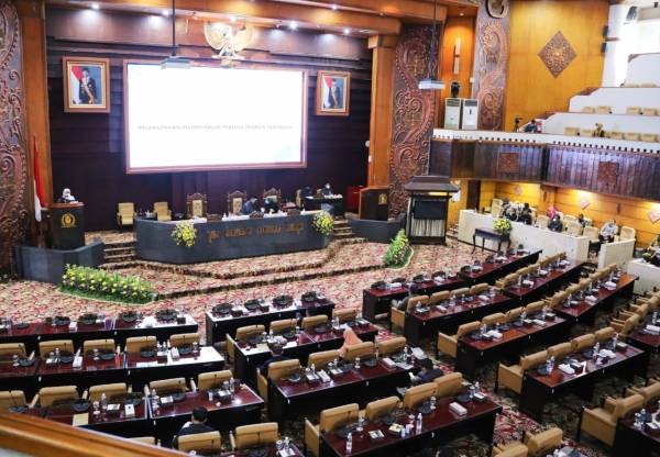 Raperda Pelindungan Pekerja Migran Indonesia (PMI) Resmi Disahkan