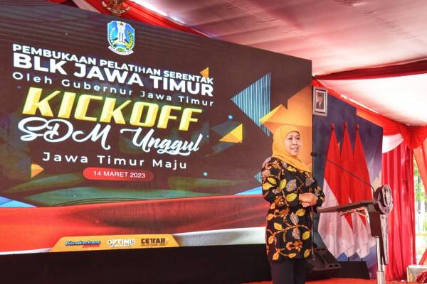 Khofifah Buka Kick Off Pelatihan Berbasis Kompetensi
