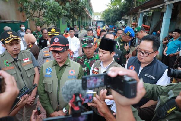 Kepala BNPB Tinjau Banjir di Trenggalek