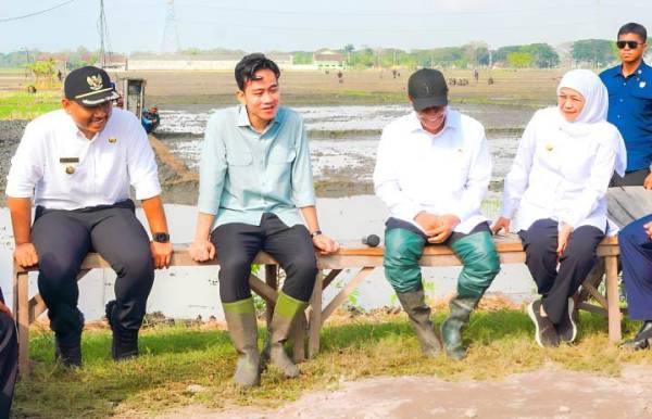 Bersama Gibran, Khofifah Tunjukkan Kekuatan Pertanian Jatim ke Pusat