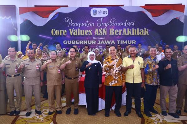 Pemprov Jatim Raih Penghargaan Implementasi ASN BerAKHLAK