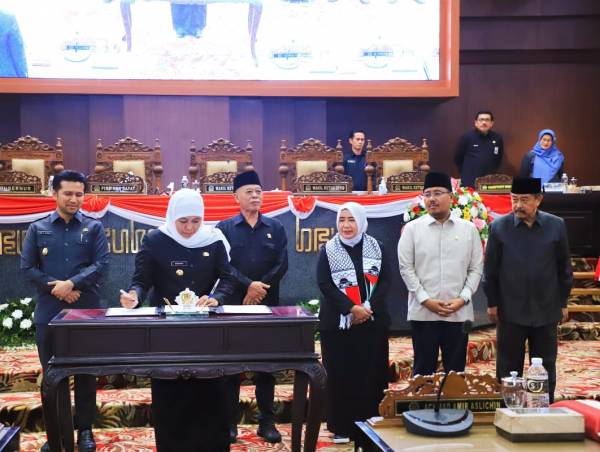 Masa Jabatan Khofifah - Emil Berakhir 31 Desember 2023