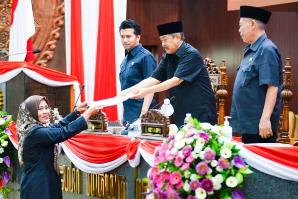 Emil Dukung Usulan Dewan tentang Perubahan Perda Pelayanan Publik