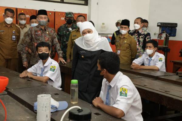 Khofifah Luncurkan Gerakan Akselerasi Implementasi Kurikulum Merdeka (IKM) Mandiri