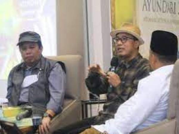Pascasarjana UNAIR Bedah Novel Ayundari