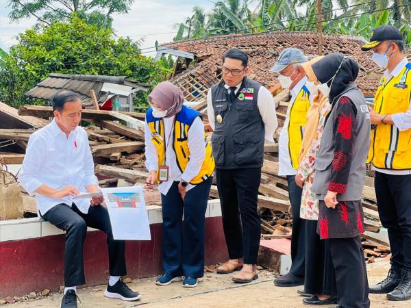 Jokowi Instruksikan Pembangunan SDN Sukamaju 1 Tuntas dalam Tiga Bulan