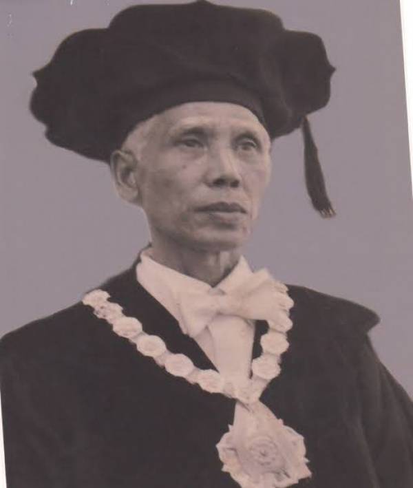 Rektor Pertama UGM yang Jadi Pahlawan Nasional