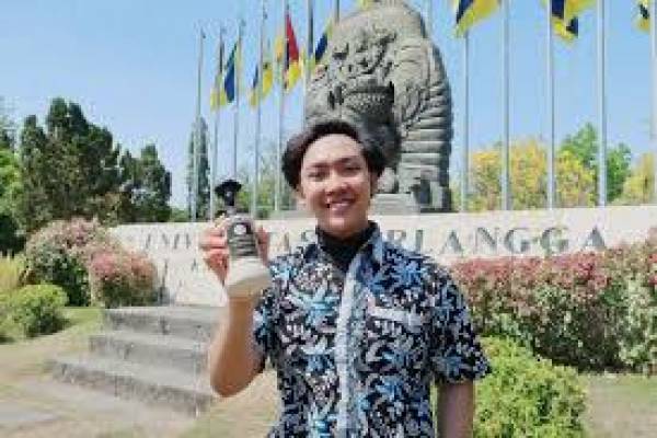 Lulusan Terbaik Unair Jadi Lulusan Terbaik di Polandia dengan IPK 5