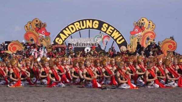 Agenda Pariwisata Jawa Timur: Festival Gandrung Sewu di Banyuwangi