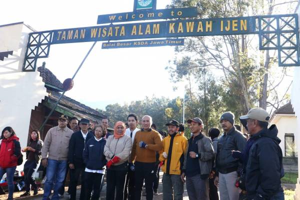 Indonesia Dinobatkan Negara Terindah Nomor Satu di Dunia, Khofifah Ajak Wisatawan Cicipi Keindahan Gunung Bromo, 'Blue Fire' Kawah Ijen dan Gili Iyang di Jawa Timur