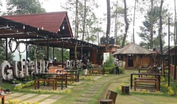 Nikmati Sunset dan Sunrise Gunung Bromo di Gumuk Pangroso