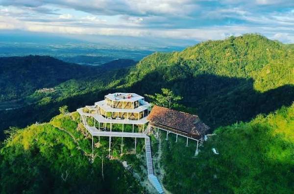 Hanya Bisa Diakses Lewat Lift Sepanjang 100 Meter, Inilah Resto Unik di Magelang