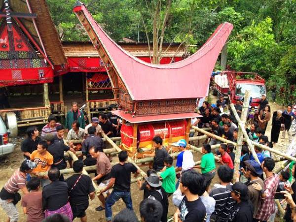 5 Tradisi Gotong Royong Khas Indonesia