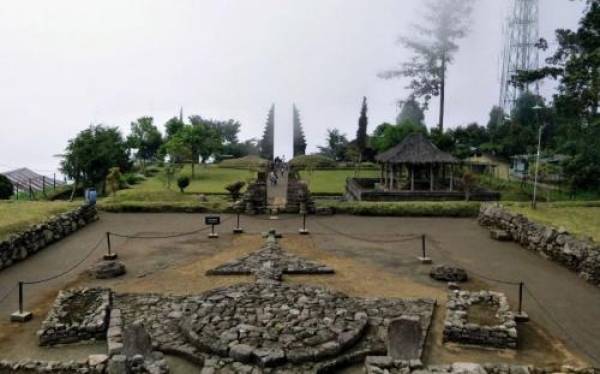 Candi Cetho, Peninggalan Majapahit yang Dibangun di Atas Awan