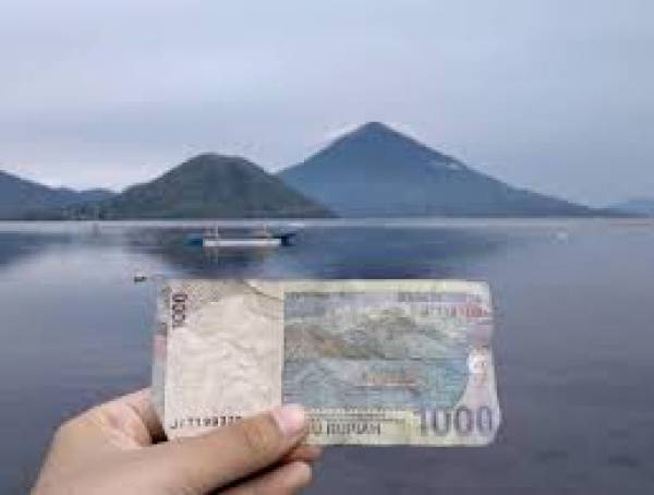 Pesona Pulau Maitara di Pecahan Uang Seribu
